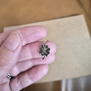 9ct Gold Clover Charm Pendant